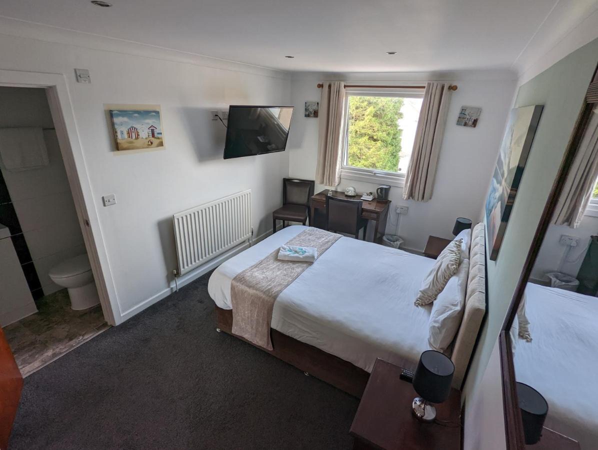 Cecil Court Hotel Bournemouth Bagian luar foto