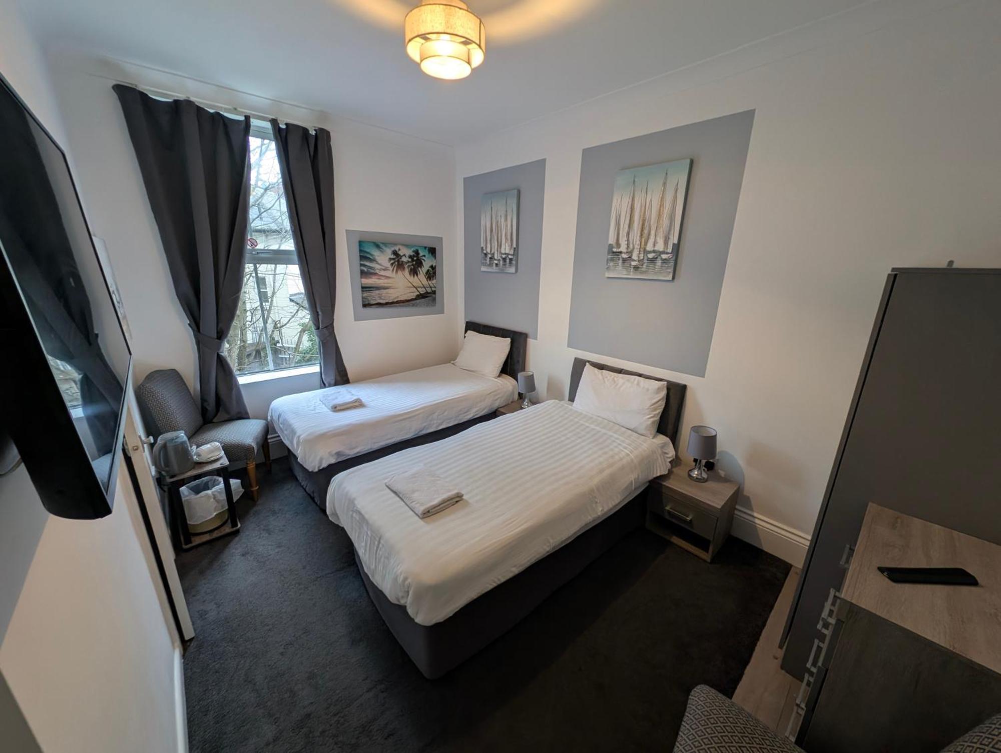 Cecil Court Hotel Bournemouth Bagian luar foto