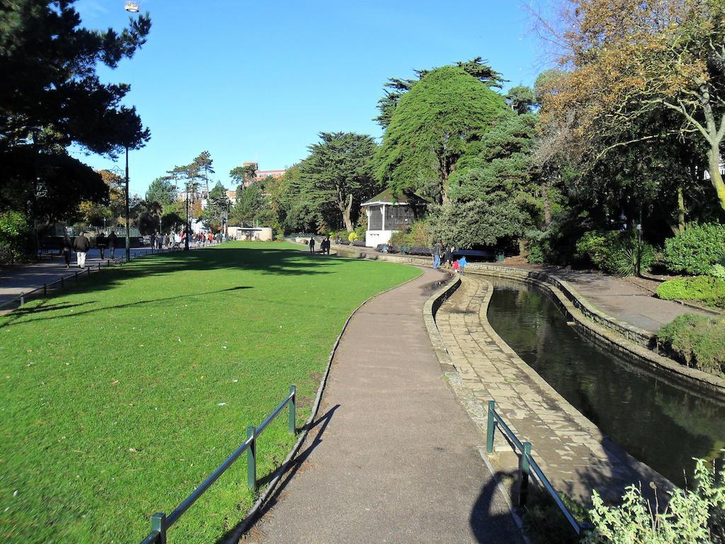 Cecil Court Hotel Bournemouth Bagian luar foto