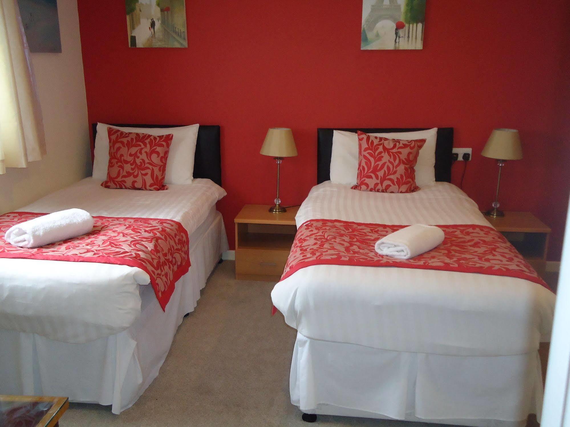 Cecil Court Hotel Bournemouth Bagian luar foto