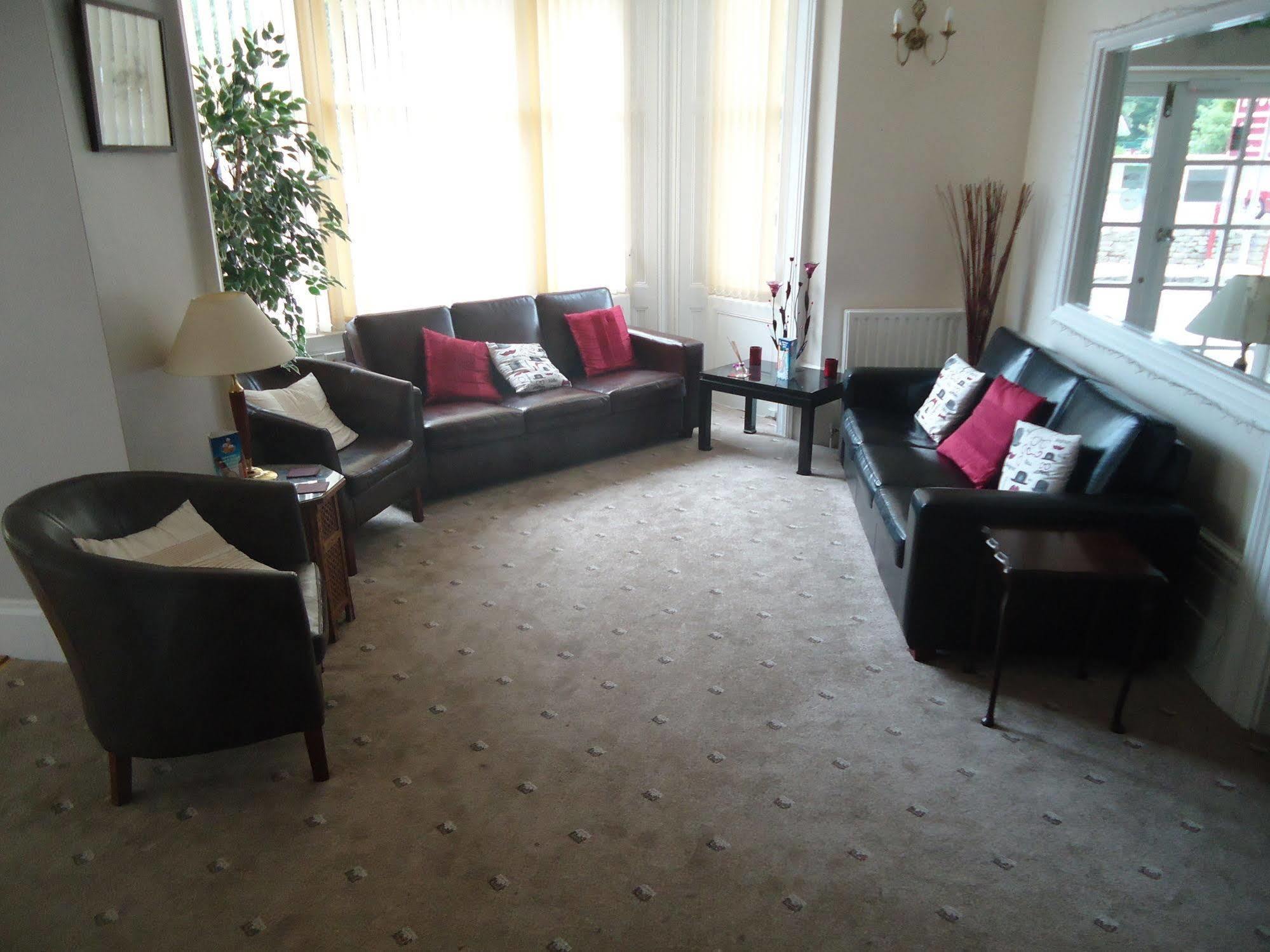 Cecil Court Hotel Bournemouth Bagian luar foto