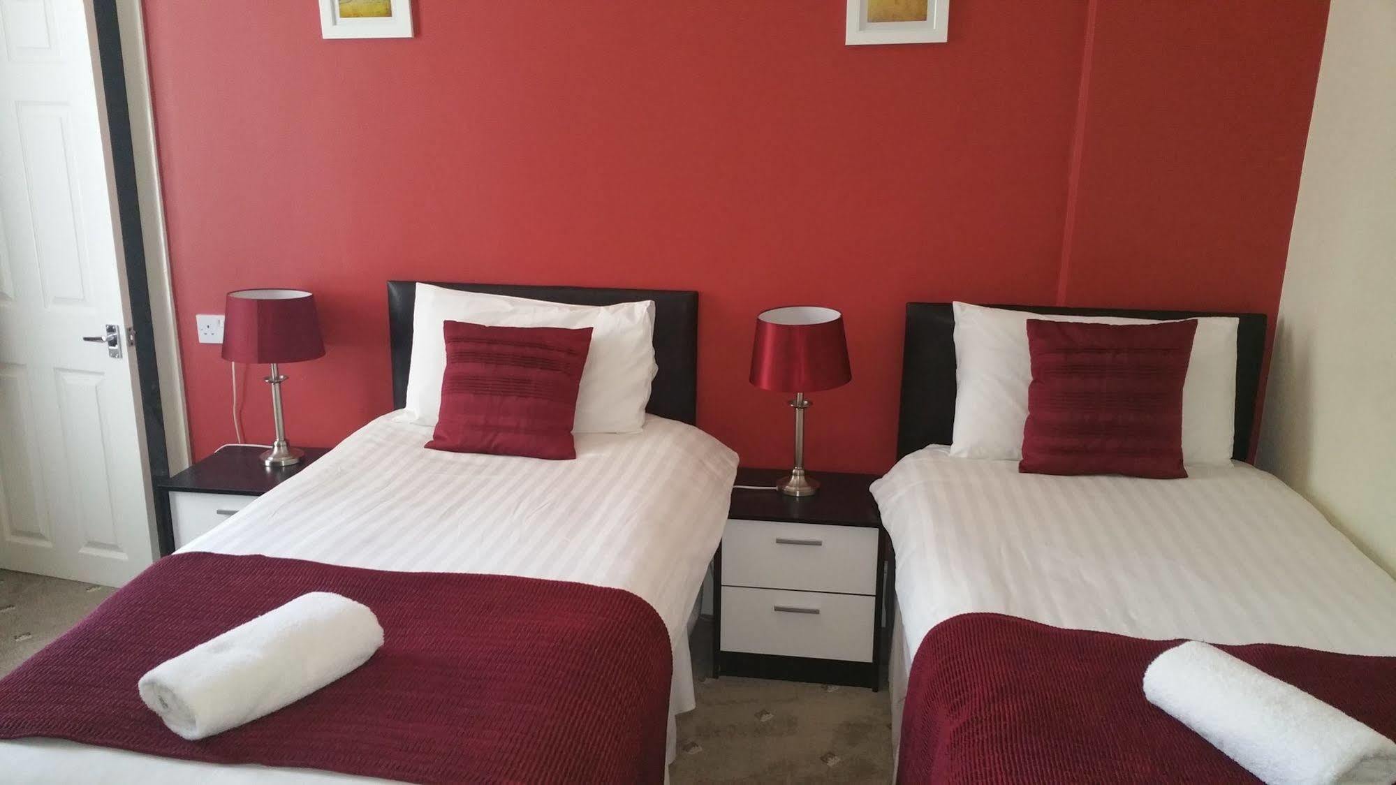 Cecil Court Hotel Bournemouth Bagian luar foto